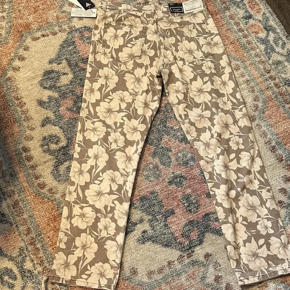 GUESS Taupe Floral Spring Straight High Girly Jeans with Cream Print - Picture 11 of 11